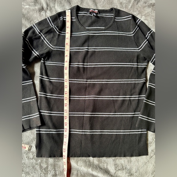 Simple and versatile women soft striped shirt, size large - Picture 5 of 7